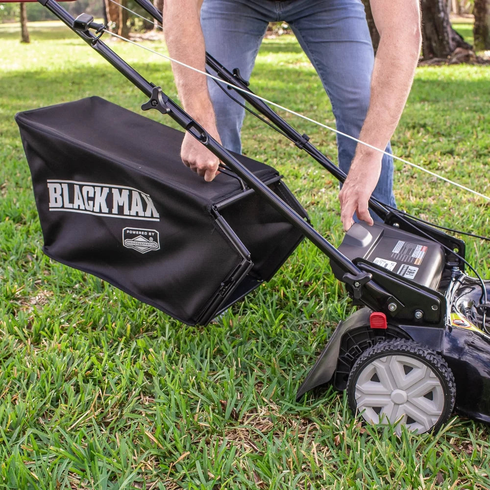 Black Max Self Propelled Mower 140cc 550 Series Briggs and Stratton Engine (Assembled Weight 62.8 Pounds, Height 37.5")
